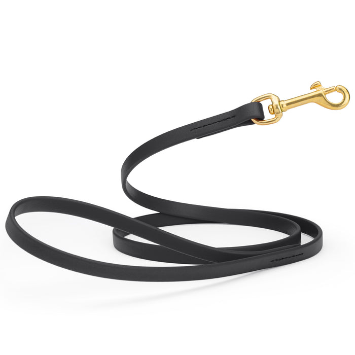 Black dog leash with brass snap hook, made from waterproof Biothane, 1/2 inches wide