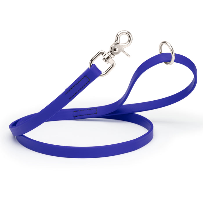 Blueberry dog leash with silver trigger snap and O-ring, made from waterproof Biothane, 3/4 inch wide