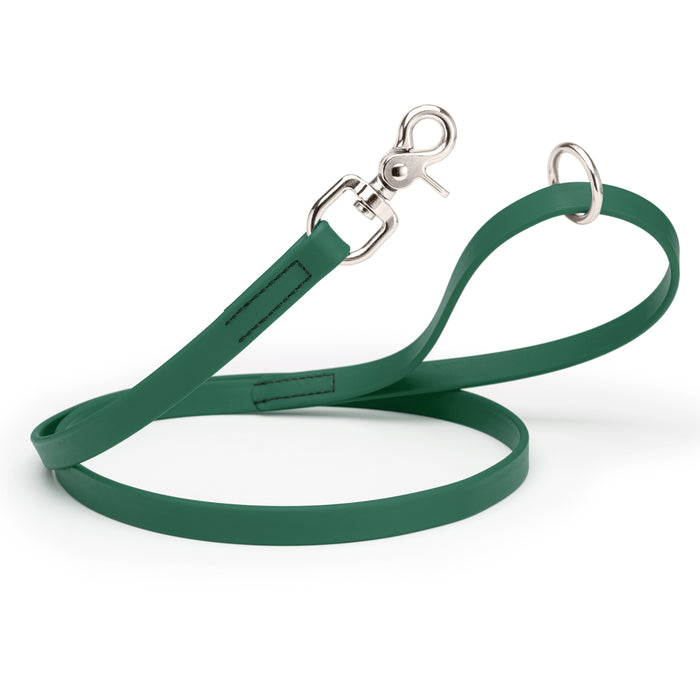 Hunter Green dog leash with silver trigger snap and O-ring, made from waterproof Biothane, 3/4 inch wide
