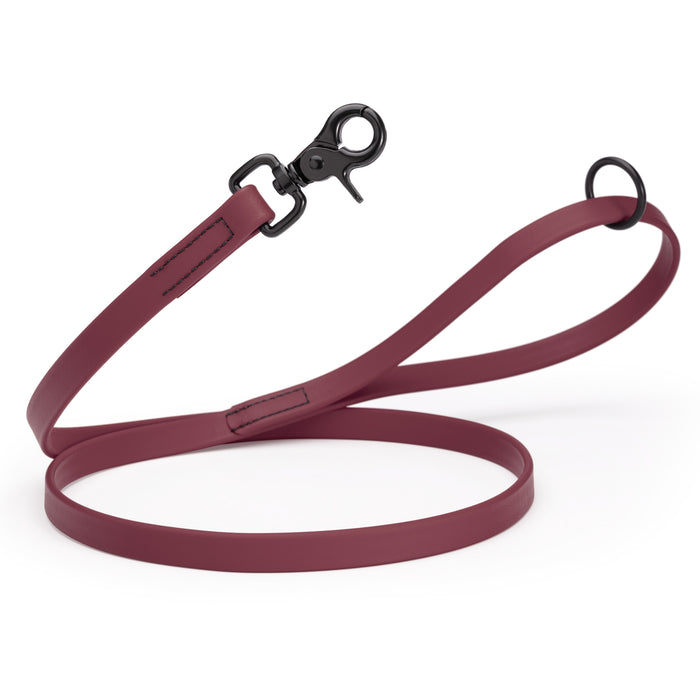 Merlot Burgundy dog leash with black clasp and O-ring, made from waterproof Biothane, 3/4 inch wide