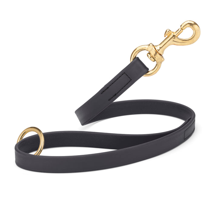 Black traffic dog leash with brass snap hook and O-ring, made from waterproof Biothane